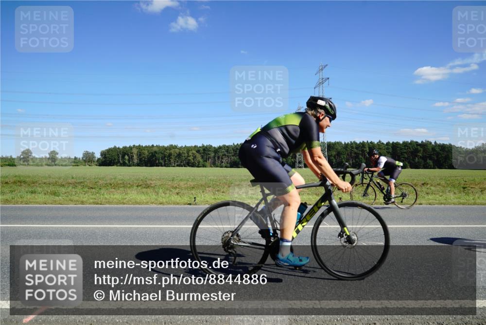 07.09.2025 - 19. Norderstedt Triathlon Michael Burmester http://msf.ph/oto/8844886 07.09.2025 14:54:58 Radfahren 454, 463, 464 meine-sportfotos.de