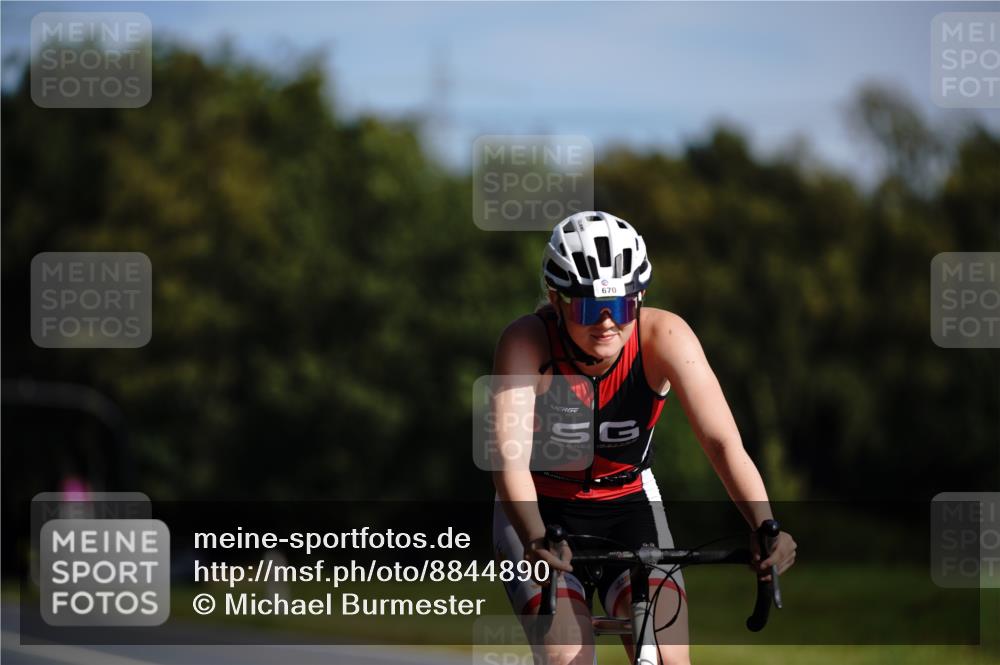 07.09.2025 - 19. Norderstedt Triathlon Michael Burmester http://msf.ph/oto/8844890 07.09.2025 10:41:09 Radfahren 670, 691 meine-sportfotos.de