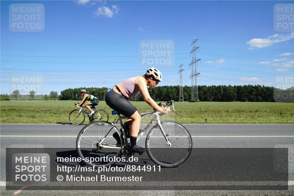 07.09.2025 - 19. Norderstedt Triathlon Michael Burmester http://msf.ph/oto/8844911 07.09.2025 14:55:27 Radfahren 1424 meine-sportfotos.de