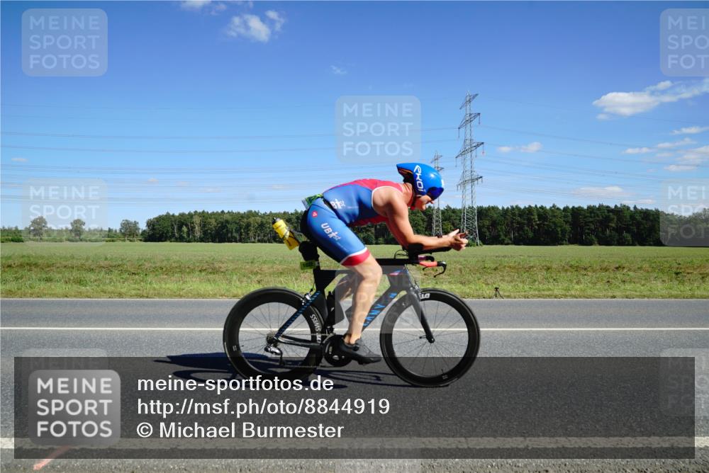 07.09.2025 - 19. Norderstedt Triathlon Michael Burmester http://msf.ph/oto/8844919 07.09.2025 14:55:31 Radfahren 1022 meine-sportfotos.de