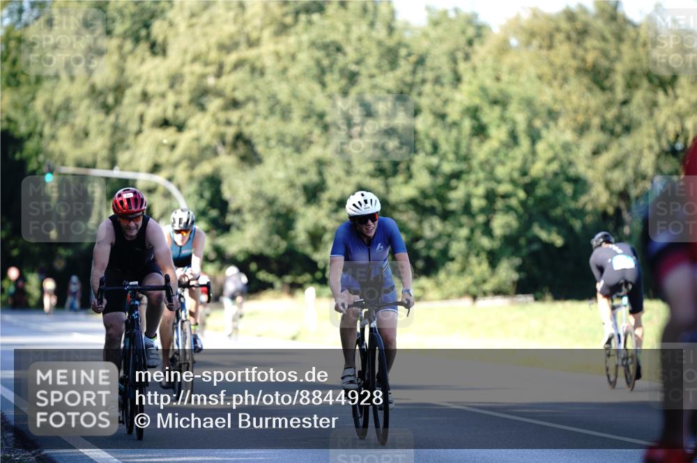 07.09.2025 - 19. Norderstedt Triathlon Michael Burmester http://msf.ph/oto/8844928 07.09.2025 16:02:24 Radfahren 431, 893, 1060, 1076, 1587, 1595 meine-sportfotos.de