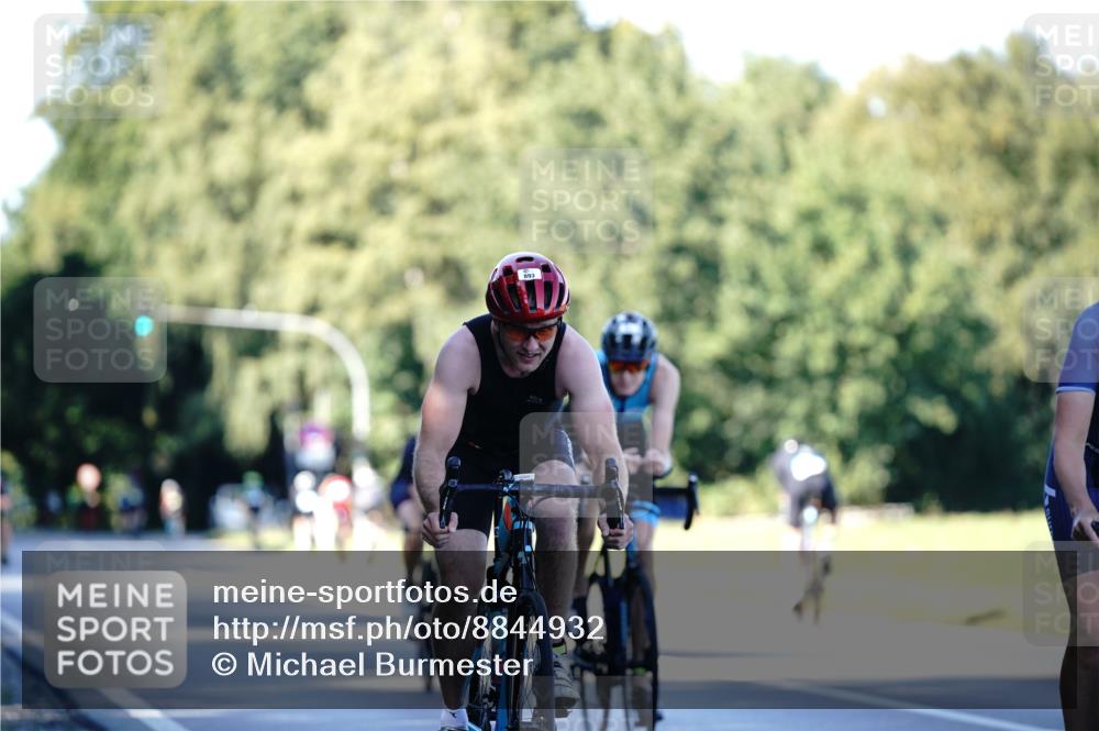 07.09.2025 - 19. Norderstedt Triathlon Michael Burmester http://msf.ph/oto/8844932 07.09.2025 16:02:25 Radfahren 431, 893, 1060, 1067, 1076, 1595 meine-sportfotos.de