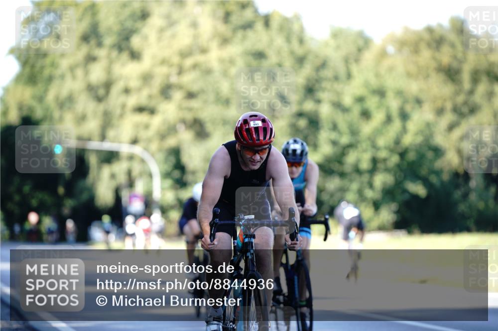 07.09.2025 - 19. Norderstedt Triathlon Michael Burmester http://msf.ph/oto/8844936 07.09.2025 16:02:26 Radfahren 431, 893, 1060, 1067, 1076, 1595 meine-sportfotos.de