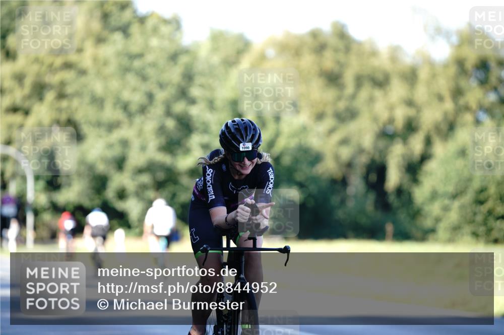 07.09.2025 - 19. Norderstedt Triathlon Michael Burmester http://msf.ph/oto/8844952 07.09.2025 16:02:32 Radfahren 1090 meine-sportfotos.de