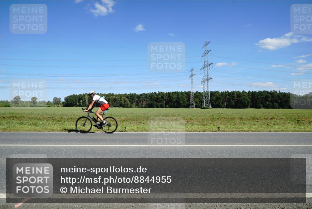 07.09.2025 - 19. Norderstedt Triathlon Michael Burmester http://msf.ph/oto/8844955 07.09.2025 14:56:11 Radfahren 400, 1005 meine-sportfotos.de
