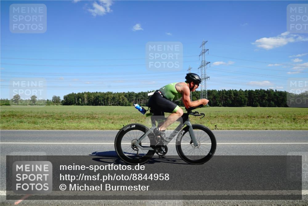 07.09.2025 - 19. Norderstedt Triathlon Michael Burmester http://msf.ph/oto/8844958 07.09.2025 14:56:13 Radfahren 1005 meine-sportfotos.de