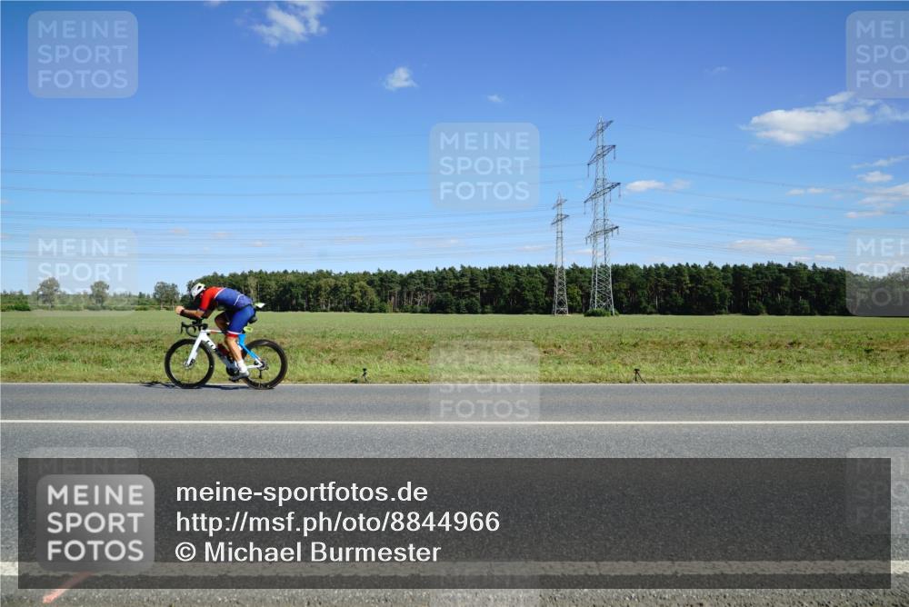 07.09.2025 - 19. Norderstedt Triathlon Michael Burmester http://msf.ph/oto/8844966 07.09.2025 14:56:19 Radfahren 442 meine-sportfotos.de