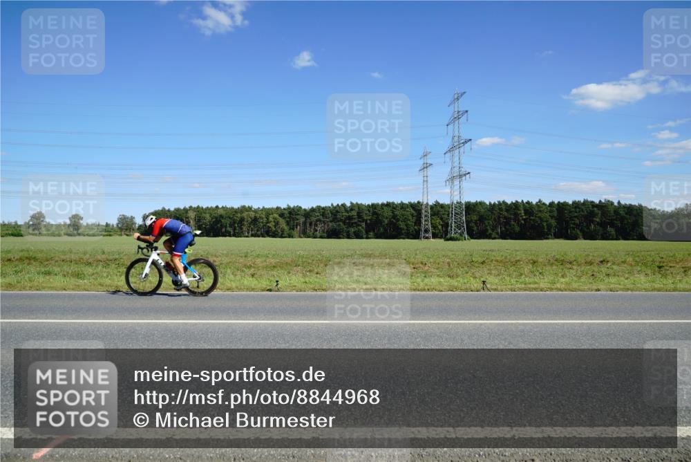 07.09.2025 - 19. Norderstedt Triathlon Michael Burmester http://msf.ph/oto/8844968 07.09.2025 14:56:19 Radfahren 442 meine-sportfotos.de