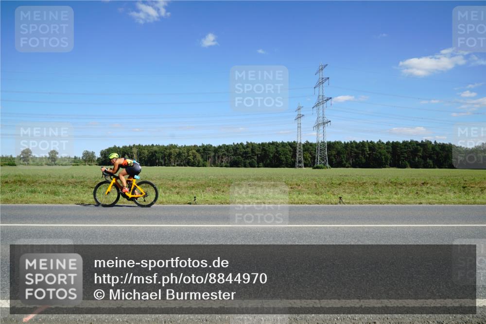 07.09.2025 - 19. Norderstedt Triathlon Michael Burmester http://msf.ph/oto/8844970 07.09.2025 14:56:29 Radfahren 438 meine-sportfotos.de