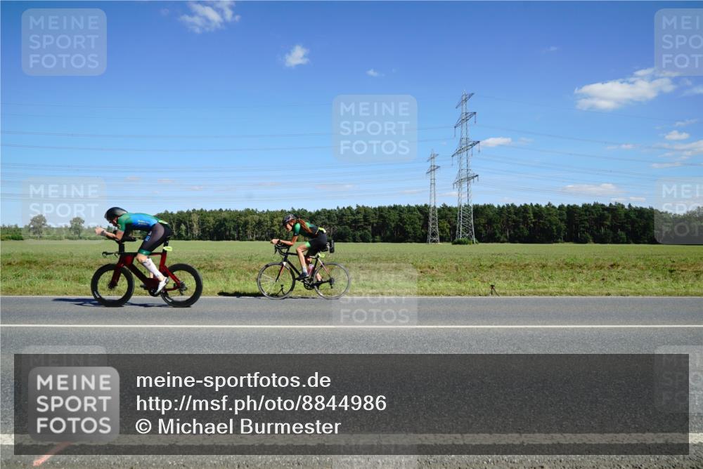 07.09.2025 - 19. Norderstedt Triathlon Michael Burmester http://msf.ph/oto/8844986 07.09.2025 14:56:38 Radfahren 1494 meine-sportfotos.de