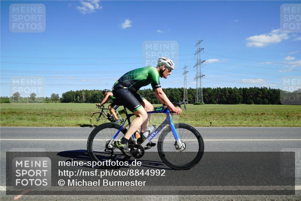 07.09.2025 - 19. Norderstedt Triathlon Michael Burmester http://msf.ph/oto/8844992 07.09.2025 14:56:40 Radfahren 1494 meine-sportfotos.de