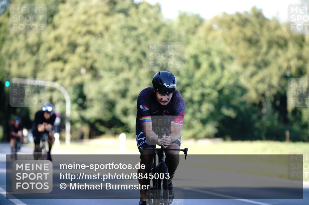 07.09.2025 - 19. Norderstedt Triathlon Michael Burmester http://msf.ph/oto/8845003 07.09.2025 16:02:50 Radfahren 409, 487, 499, 1413, 1479 meine-sportfotos.de