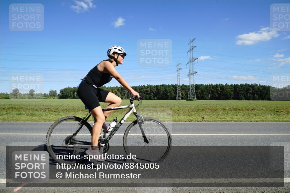 07.09.2025 - 19. Norderstedt Triathlon Michael Burmester http://msf.ph/oto/8845005 07.09.2025 14:56:49 Radfahren 1447, 1474 meine-sportfotos.de