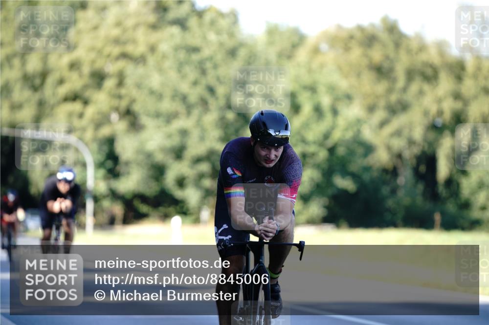 07.09.2025 - 19. Norderstedt Triathlon Michael Burmester http://msf.ph/oto/8845006 07.09.2025 16:02:50 Radfahren 409, 487, 499, 1413, 1479 meine-sportfotos.de