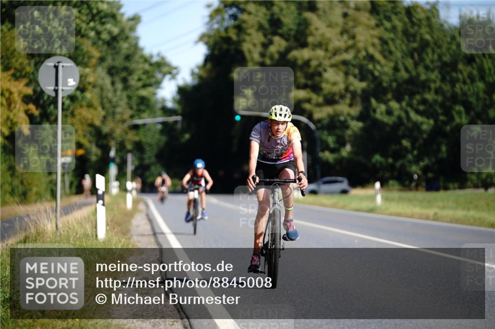 07.09.2025 - 19. Norderstedt Triathlon Michael Burmester http://msf.ph/oto/8845008 07.09.2025 10:42:37 Radfahren 107, 674 meine-sportfotos.de