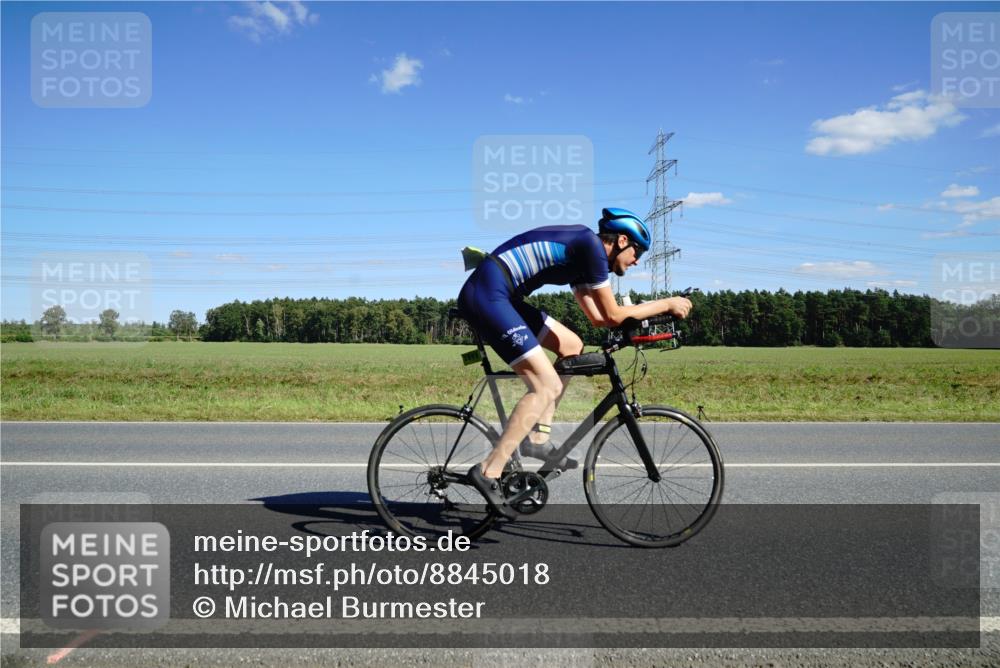 07.09.2025 - 19. Norderstedt Triathlon Michael Burmester http://msf.ph/oto/8845018 07.09.2025 14:57:00 Radfahren 1511 meine-sportfotos.de