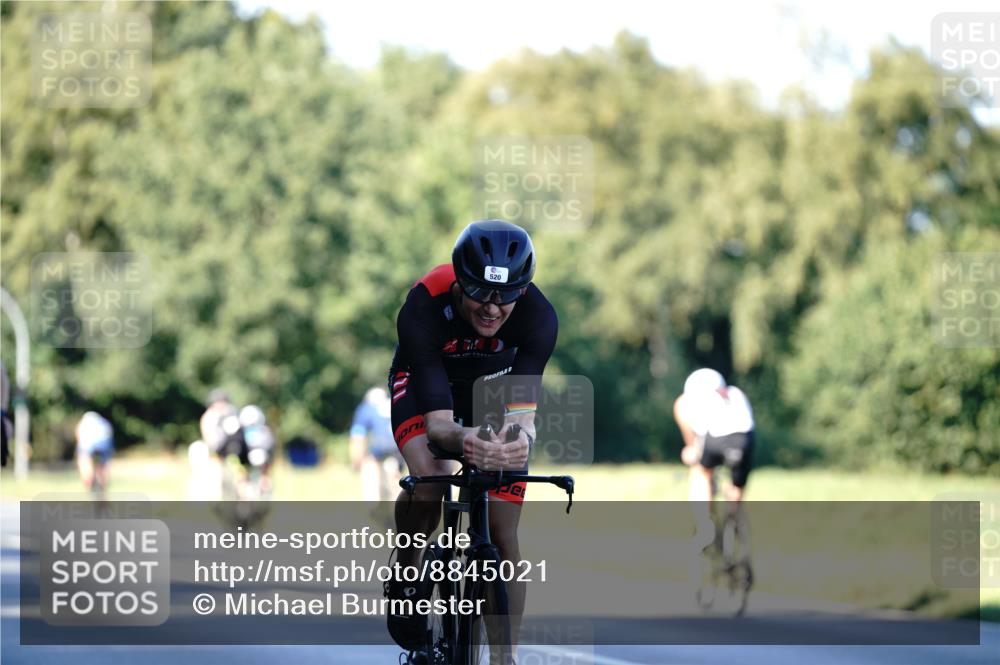 07.09.2025 - 19. Norderstedt Triathlon Michael Burmester http://msf.ph/oto/8845021 07.09.2025 16:02:55 Radfahren 372, 520, 951, 1479 meine-sportfotos.de