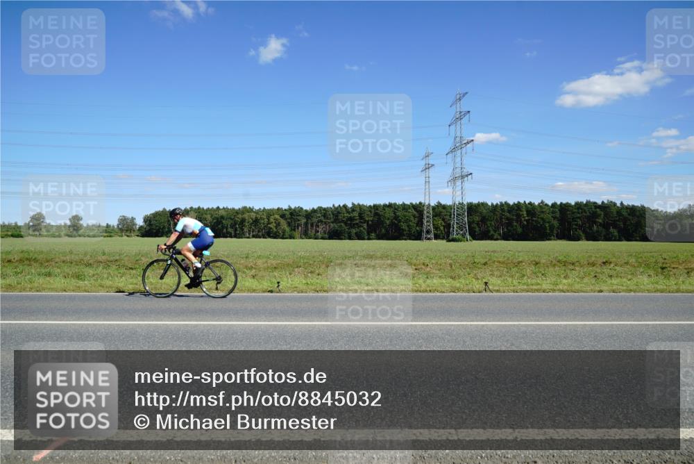 07.09.2025 - 19. Norderstedt Triathlon Michael Burmester http://msf.ph/oto/8845032 07.09.2025 14:57:09 Radfahren  meine-sportfotos.de