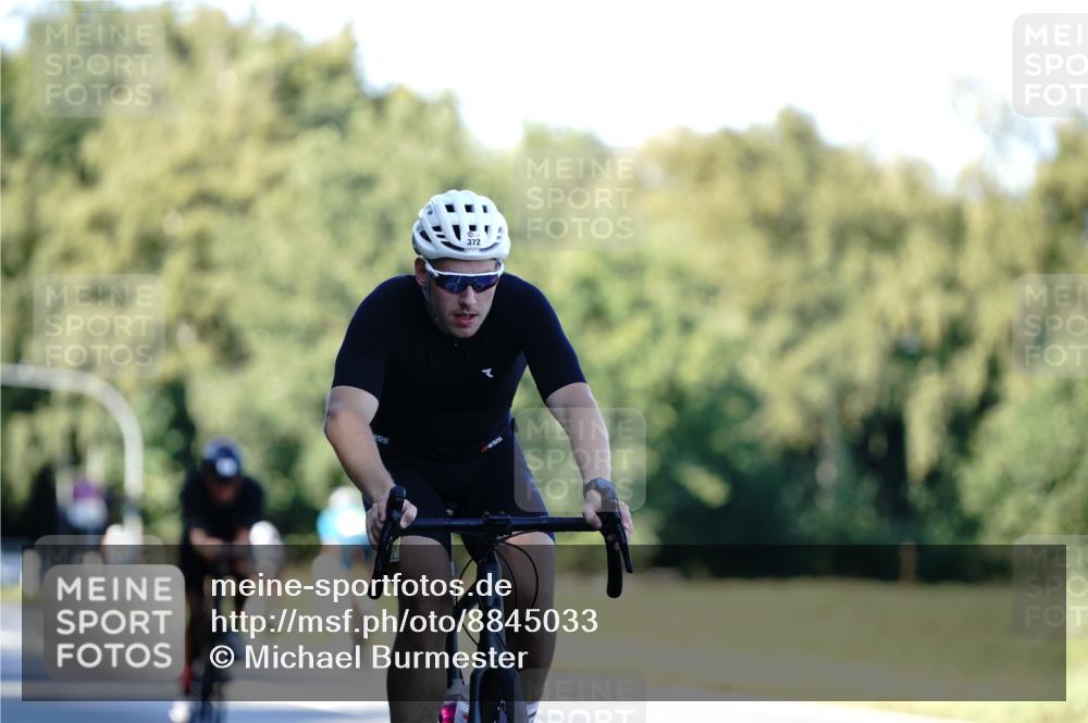 07.09.2025 - 19. Norderstedt Triathlon Michael Burmester http://msf.ph/oto/8845033 07.09.2025 16:02:56 Radfahren 372, 520, 951, 1479 meine-sportfotos.de