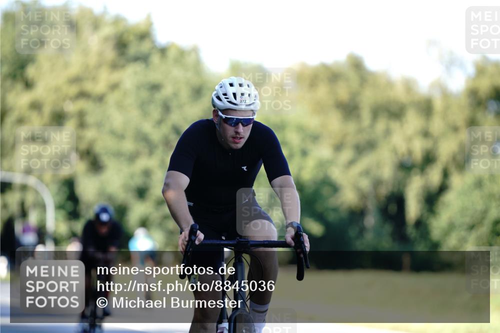07.09.2025 - 19. Norderstedt Triathlon Michael Burmester http://msf.ph/oto/8845036 07.09.2025 16:02:56 Radfahren 372, 520, 951, 1479 meine-sportfotos.de