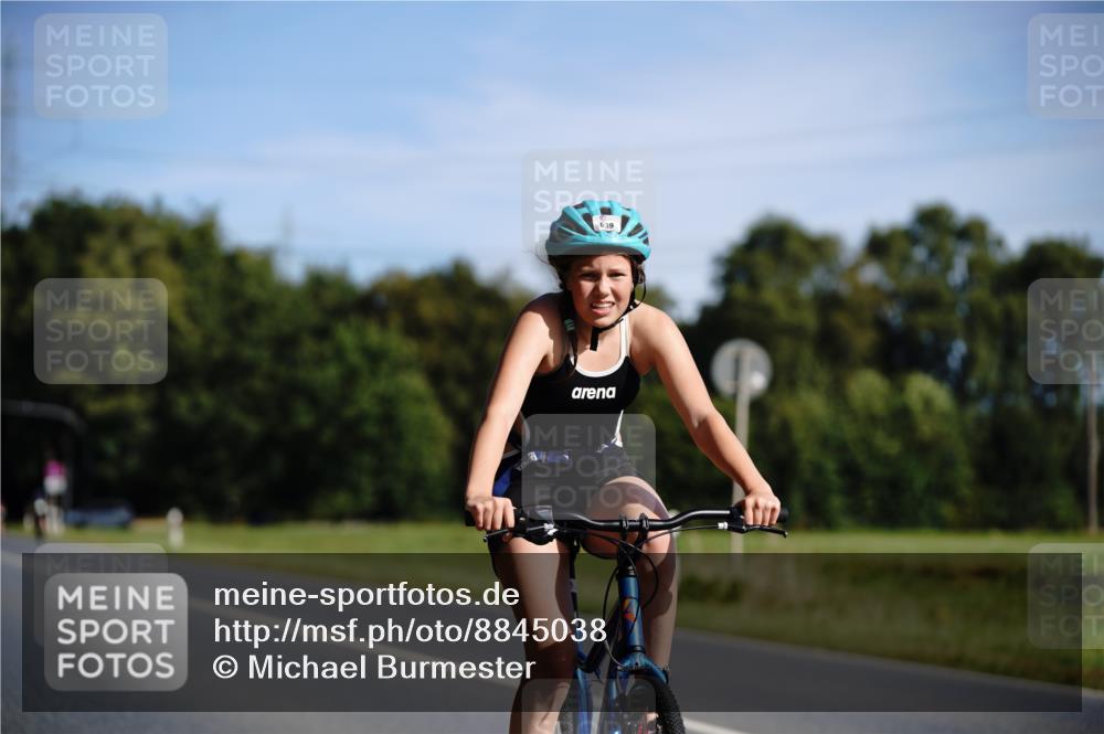 07.09.2025 - 19. Norderstedt Triathlon Michael Burmester http://msf.ph/oto/8845038 07.09.2025 10:42:52 Radfahren 639, 665, 681 meine-sportfotos.de