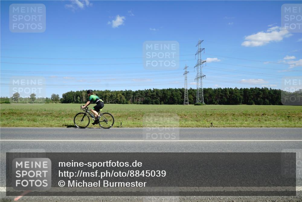 07.09.2025 - 19. Norderstedt Triathlon Michael Burmester http://msf.ph/oto/8845039 07.09.2025 14:57:11 Radfahren  meine-sportfotos.de