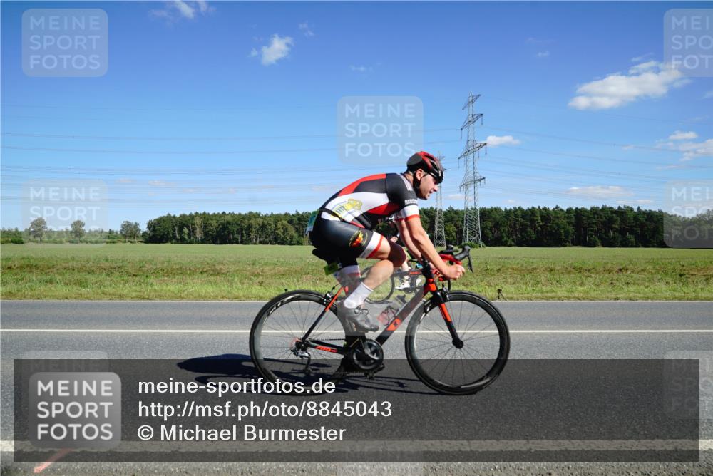 07.09.2025 - 19. Norderstedt Triathlon Michael Burmester http://msf.ph/oto/8845043 07.09.2025 14:57:15 Radfahren 395, 987 meine-sportfotos.de