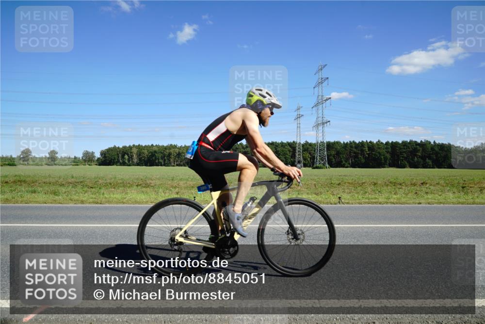 07.09.2025 - 19. Norderstedt Triathlon Michael Burmester http://msf.ph/oto/8845051 07.09.2025 14:57:17 Radfahren 395, 987 meine-sportfotos.de