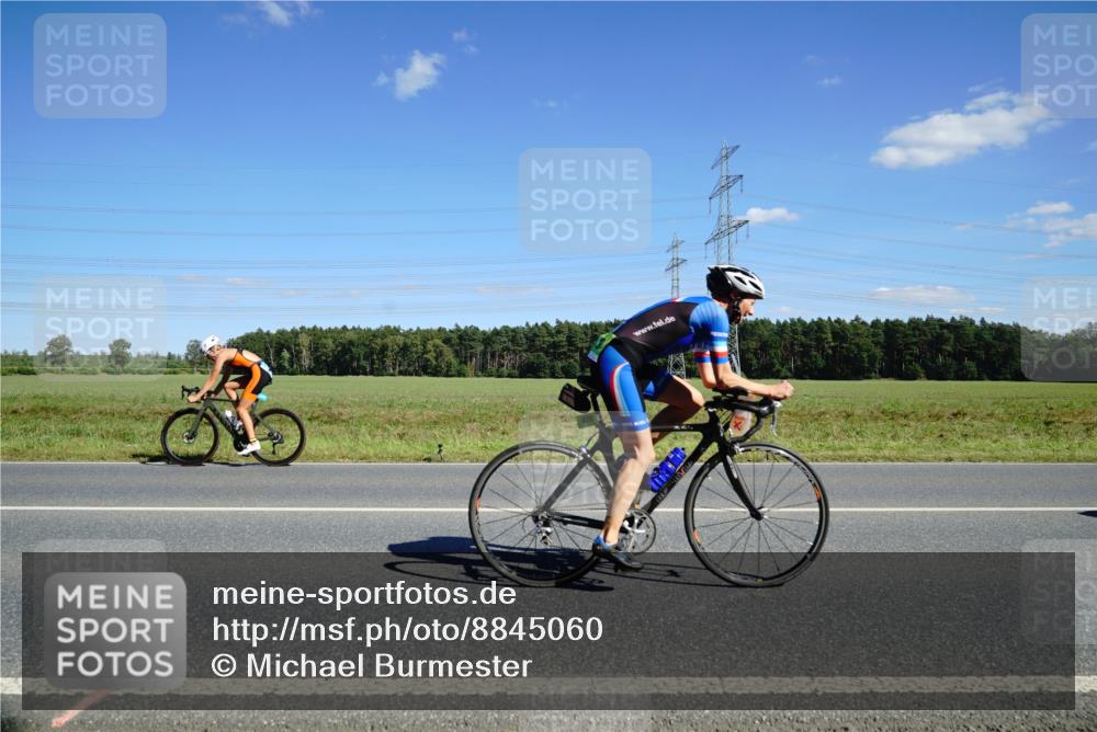 07.09.2025 - 19. Norderstedt Triathlon Michael Burmester http://msf.ph/oto/8845060 07.09.2025 14:57:21 Radfahren 479, 480 meine-sportfotos.de