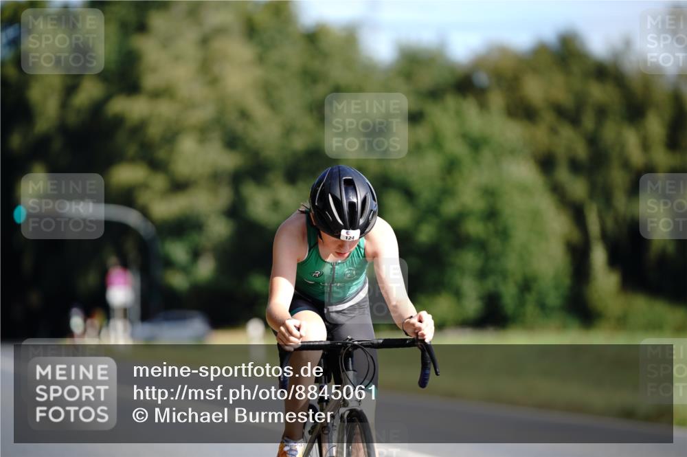 07.09.2025 - 19. Norderstedt Triathlon Michael Burmester http://msf.ph/oto/8845061 07.09.2025 10:43:12 Radfahren 124 meine-sportfotos.de