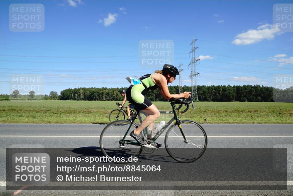 07.09.2025 - 19. Norderstedt Triathlon Michael Burmester http://msf.ph/oto/8845064 07.09.2025 14:57:25 Radfahren 387 meine-sportfotos.de