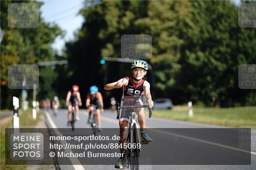 07.09.2025 - 19. Norderstedt Triathlon Michael Burmester http://msf.ph/oto/8845069 07.09.2025 10:43:15 Radfahren 83, 124 meine-sportfotos.de