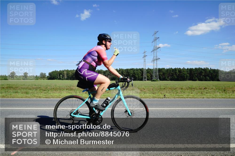 07.09.2025 - 19. Norderstedt Triathlon Michael Burmester http://msf.ph/oto/8845076 07.09.2025 14:57:37 Radfahren 408, 967 meine-sportfotos.de