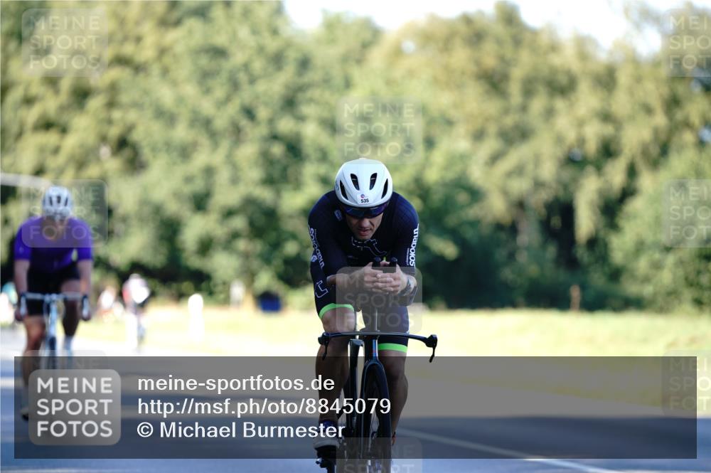 07.09.2025 - 19. Norderstedt Triathlon Michael Burmester http://msf.ph/oto/8845079 07.09.2025 16:03:05 Radfahren 515, 535, 1100, 1545 meine-sportfotos.de
