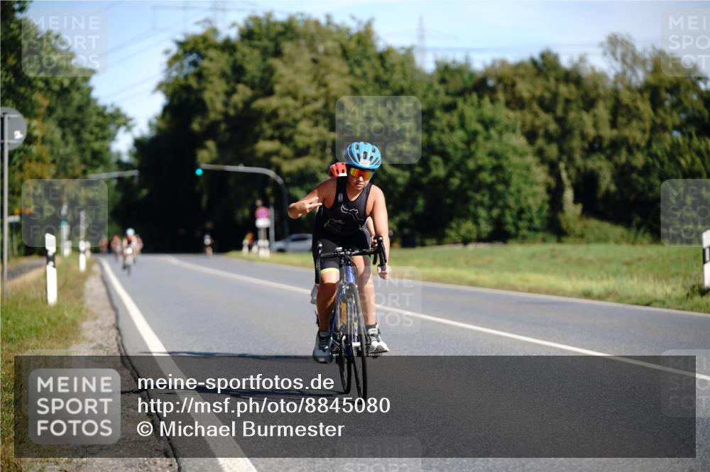 07.09.2025 - 19. Norderstedt Triathlon Michael Burmester http://msf.ph/oto/8845080 07.09.2025 10:43:18 Radfahren 62, 83, 123 meine-sportfotos.de