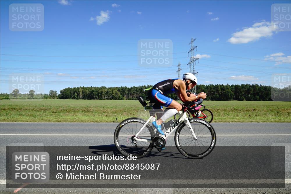 07.09.2025 - 19. Norderstedt Triathlon Michael Burmester http://msf.ph/oto/8845087 07.09.2025 14:57:46 Radfahren 477, 887 meine-sportfotos.de