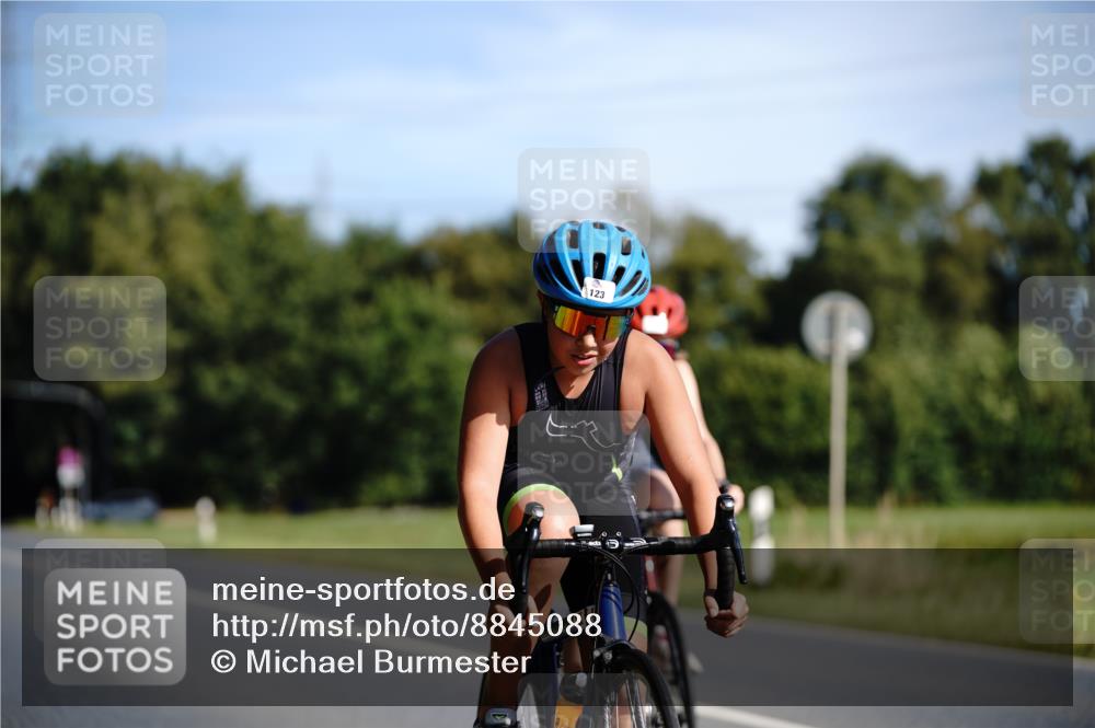 07.09.2025 - 19. Norderstedt Triathlon Michael Burmester http://msf.ph/oto/8845088 07.09.2025 10:43:19 Radfahren 62, 83, 123 meine-sportfotos.de