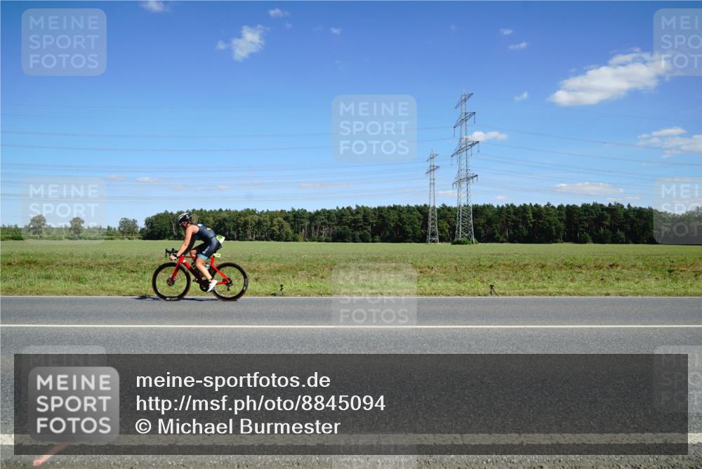 07.09.2025 - 19. Norderstedt Triathlon Michael Burmester http://msf.ph/oto/8845094 07.09.2025 14:57:47 Radfahren 477, 887 meine-sportfotos.de
