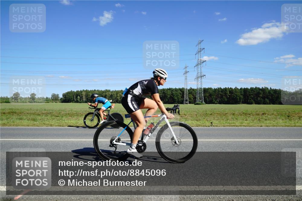 07.09.2025 - 19. Norderstedt Triathlon Michael Burmester http://msf.ph/oto/8845096 07.09.2025 14:57:48 Radfahren 477, 887 meine-sportfotos.de