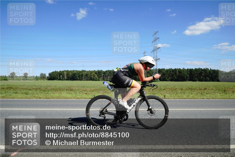 07.09.2025 - 19. Norderstedt Triathlon Michael Burmester http://msf.ph/oto/8845100 07.09.2025 14:57:52 Radfahren 887, 1504 meine-sportfotos.de