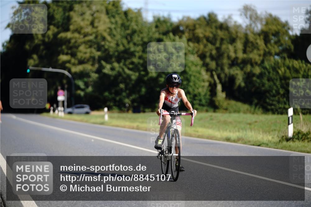 07.09.2025 - 19. Norderstedt Triathlon Michael Burmester http://msf.ph/oto/8845107 07.09.2025 10:43:34 Radfahren 61, 129 meine-sportfotos.de
