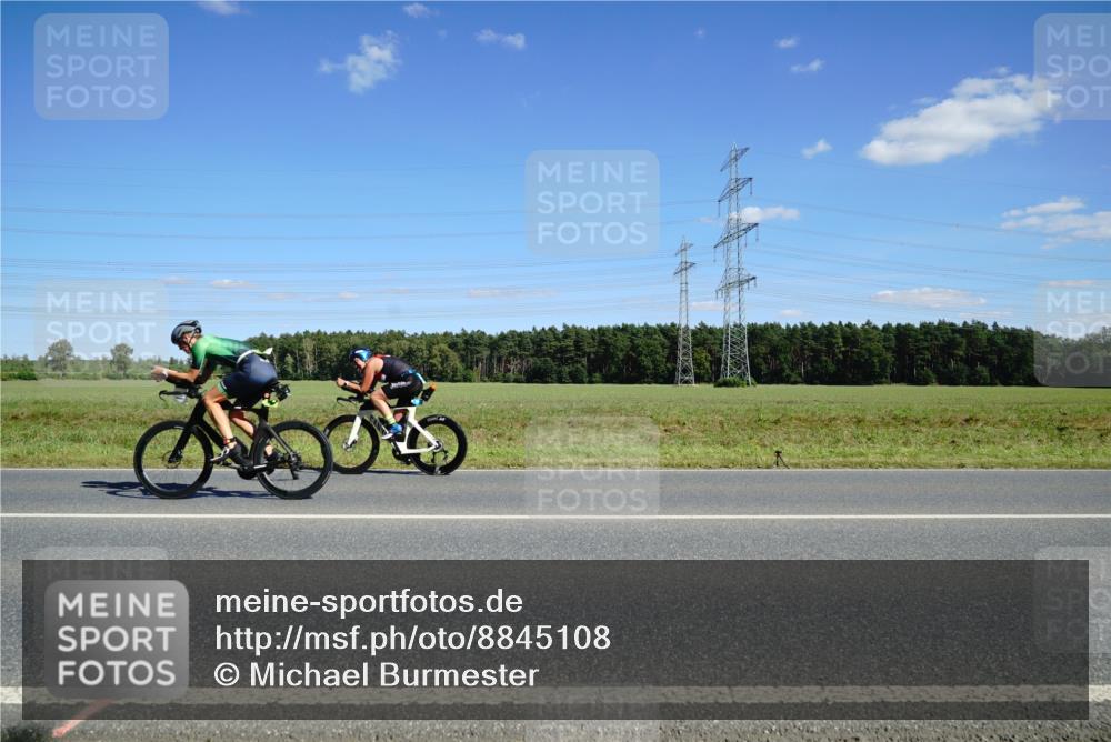 07.09.2025 - 19. Norderstedt Triathlon Michael Burmester http://msf.ph/oto/8845108 07.09.2025 14:58:03 Radfahren 440 meine-sportfotos.de