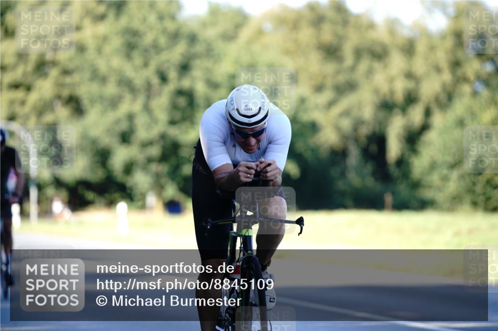07.09.2025 - 19. Norderstedt Triathlon Michael Burmester http://msf.ph/oto/8845109 07.09.2025 16:03:15 Radfahren 1442, 1582 meine-sportfotos.de
