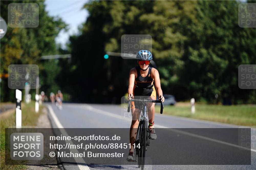 07.09.2025 - 19. Norderstedt Triathlon Michael Burmester http://msf.ph/oto/8845114 07.09.2025 10:43:40 Radfahren 91 meine-sportfotos.de