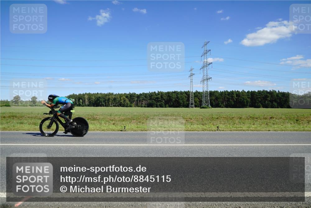 07.09.2025 - 19. Norderstedt Triathlon Michael Burmester http://msf.ph/oto/8845115 07.09.2025 14:58:05 Radfahren  meine-sportfotos.de