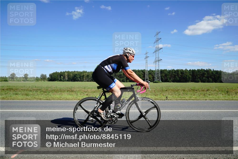 07.09.2025 - 19. Norderstedt Triathlon Michael Burmester http://msf.ph/oto/8845119 07.09.2025 14:58:10 Radfahren 1509 meine-sportfotos.de