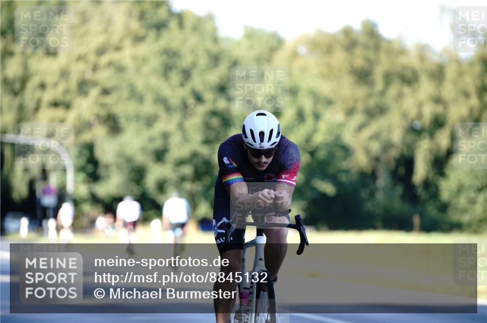 07.09.2025 - 19. Norderstedt Triathlon Michael Burmester http://msf.ph/oto/8845132 07.09.2025 16:03:20 Radfahren 497, 1442, 1625 meine-sportfotos.de