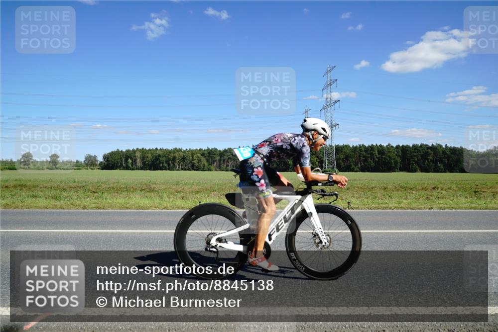 07.09.2025 - 19. Norderstedt Triathlon Michael Burmester http://msf.ph/oto/8845138 07.09.2025 14:58:20 Radfahren 1439 meine-sportfotos.de