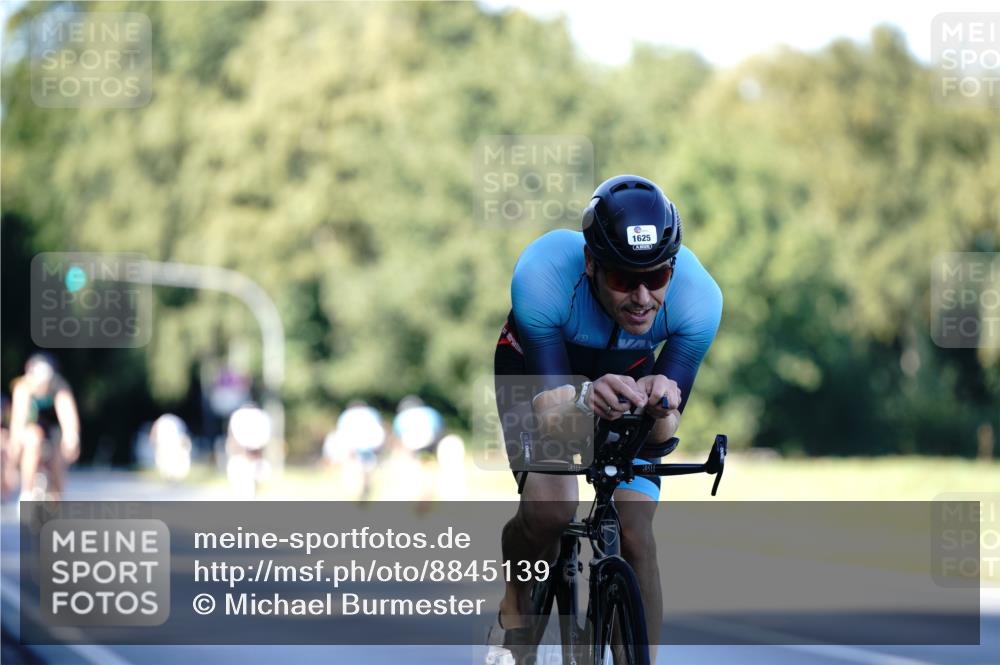 07.09.2025 - 19. Norderstedt Triathlon Michael Burmester http://msf.ph/oto/8845139 07.09.2025 16:03:23 Radfahren 497, 1625 meine-sportfotos.de