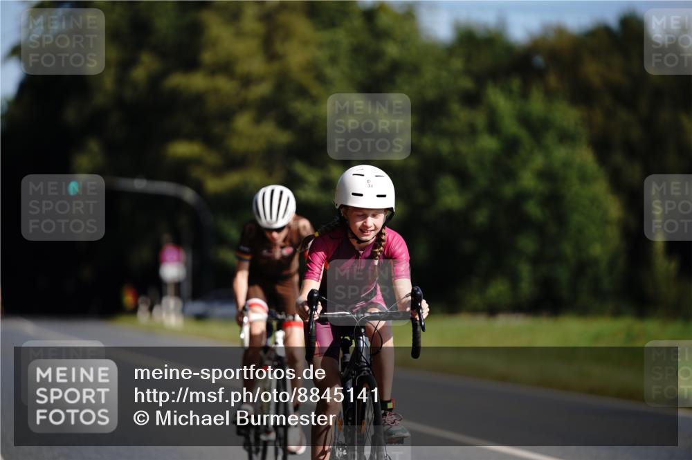 07.09.2025 - 19. Norderstedt Triathlon Michael Burmester http://msf.ph/oto/8845141 07.09.2025 10:44:07 Radfahren 74, 79 meine-sportfotos.de